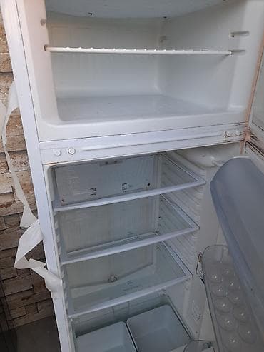 Elektronika: İşlənmiş 2 qapılı Indesit Soyuducu Satılır, rəng - Ağ — 2