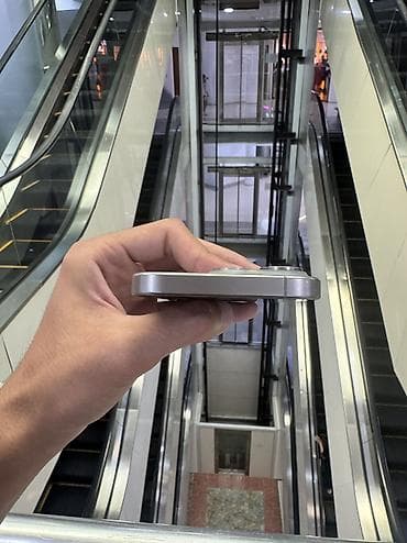 philips xenium 9@9d: IPhone 15 Pro, 128 GB, Natural Titanium, Sənədlərlə, Face ID, Simsiz şarj — 4