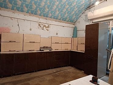 Mətbəx mebeli, ölçü: penalla 370 x 210, penalsız 370x150. Material — 1