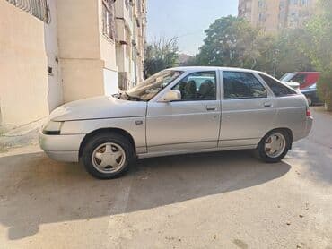Model: Lada (VAZ) 2112 hatchback Kuzov: 5 qapılı, gümüşü rəng