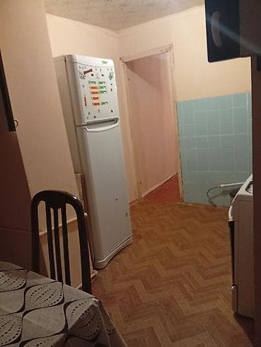 mastagada kiraye evler: Yasamal 5/2 21 sayli məktəbin yaninda 3 otaq kirayə verilir — 5