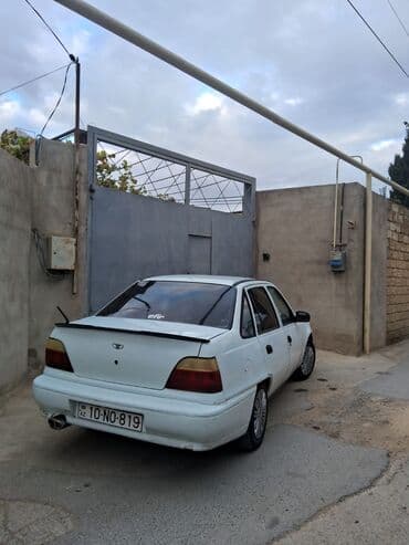 купить чехлы на авто: Daewoo Nexia: 1.5 l | Sedan — 4