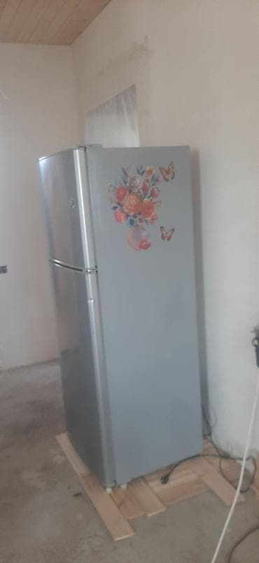 Soyuducular: İki qapılı soyuducu (üstü dondurucu, altı soyuducu bölmə) - Korpusu — 3