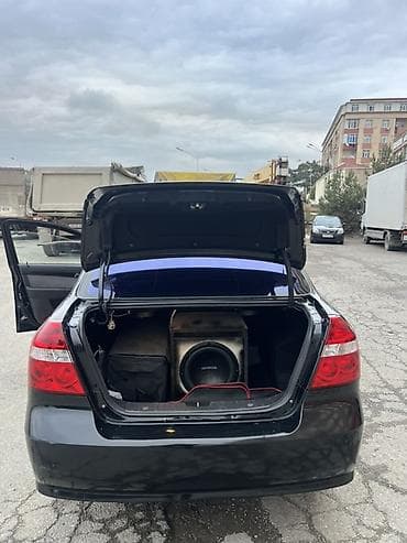 mersedes c class: Ravon Nexia R3 sedan – qara rəng. Xarici: - Aerodinamik kuzov, xrom — 5