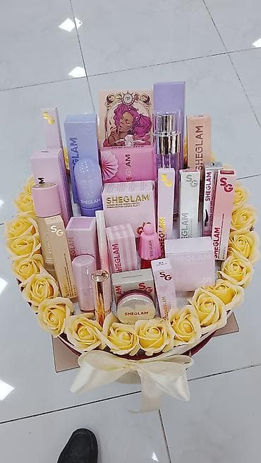 комплект: SHEGLAM brendindən hazırlanmış qutulu hədiyyə seti - Dairəvi hədiyyə — 1