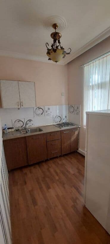 xocasəndə evlər: Genclik metrosu Prezident İqamətgahının tam yanında 4 mərtəbəli — 4