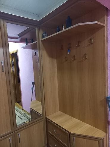 Ev və bağ: İşlənmiş, 2 qapılı, Güzgülü, Qəhvəyi, Açılan, Künc dolab — 2