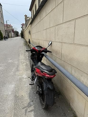 turrbo az: Qırmızı‑qara rəngli skuter tipli motosiklet - Korpus: şəhər üslubunda — 2