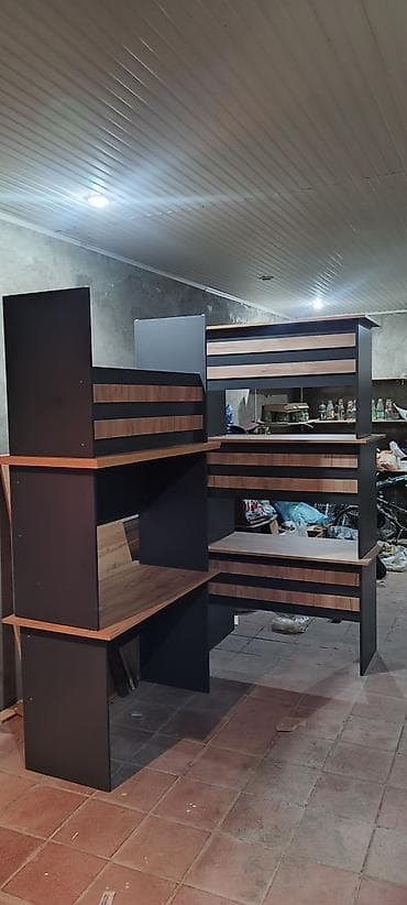 Yeni, İşçi üçün, Kvadrat masa — 1