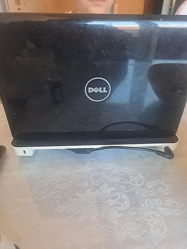 Dell Inspiron Mini netbuk - Ekran: təxminən 10.1" - Prosessor: Intel