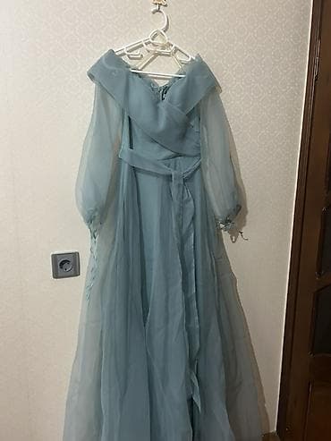 koja donlar: Zərif dizaynlı uzun ziyafət geyimi - Rəng: pastel mavi/boz-aqua — 1