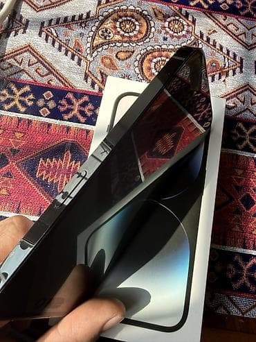 33 watt adapter: IPhone 14 Pro, Qara — 4