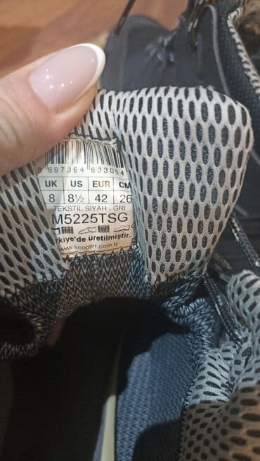 sukeçirməyən kişi sapoqları: Su keçirməyən bot. az geyilib. əla vəziyyətdədir. deaktiv olan — 6