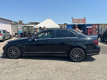 07 disk: Mercedes-Benz C-Class: 1.8 l | 2012 il Sedan — 9