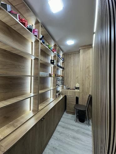 Kompakt vitrin və iş sahəsi üçün hazırlanmış hazır ticarət — 1