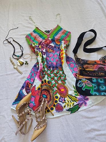 off white prsluk: Desigual (2012) colorful floral print mini dress Price:65₼ Size:40 — 2