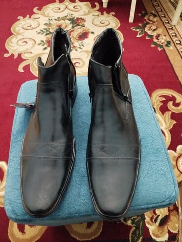 bot kişi: Qışlıq kişi botları - Material: hamar qara dəri üstlük - Daxili: isti — 2