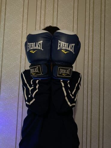 Шлемы: Məhsul: Everlast boks əlcəkləri - Rəng: mavi (üst hissədə ağ panel) — 1