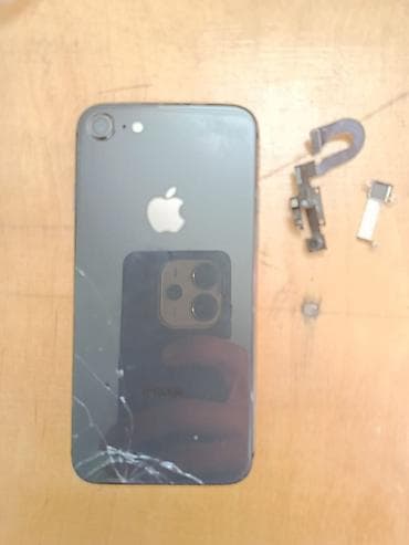 telefon alfon: IPhone 8, 64 GB — 1