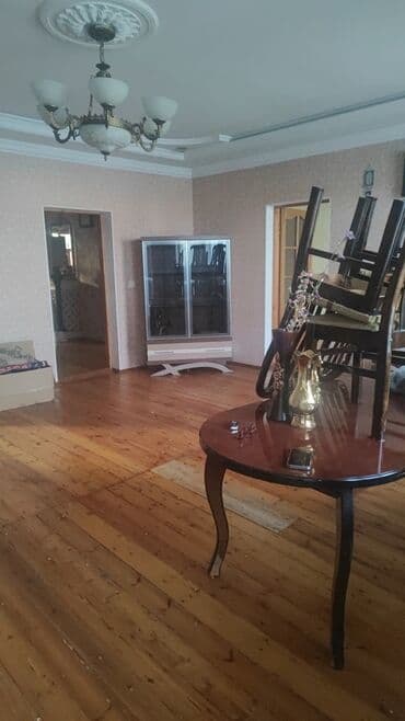 kiridit ev: Həyətyani ev🏡 Zabrat 1qəsəbəsində yerləşir 5otaqlı 4sotda yerləşir — 9