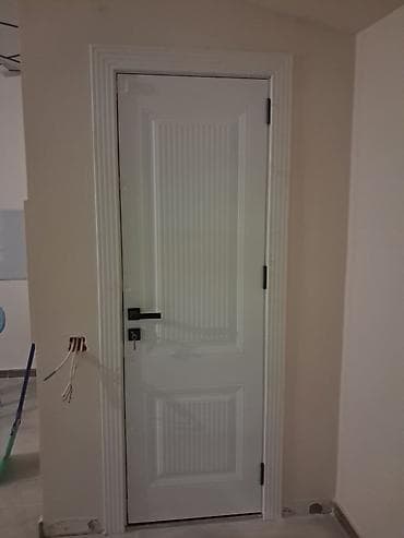 qapi celengi: Ağ rəngli daxili qapı paneli - Klasik relyefli panelli dizayn — 3