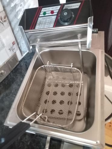 gril: Profesional elektrik panini/gril presi və təkqablı elektrik friyator — 3