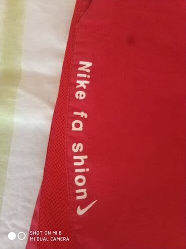 sort: Original Nike şorti 18m ideal vezetedi — 2