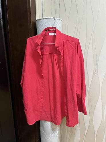 Şəxsi əşyalar: Qadın köynəyi – oversize kəsim, parlaq qırmızı rəng. - Model: düyməli — 1