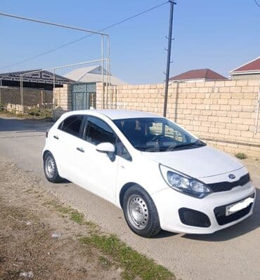 Ravon: Kia Rio hatchback – ağ rəng Xüsusiyyətlər: - Kuzov: 5 qapılı — 1
