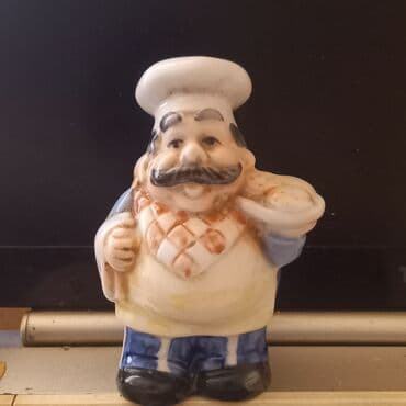 suse saxlama qablari: Farfor duz qabı satılır. - Duz qabı Quba şəhərindədir. - Şamaxinkaya — 1