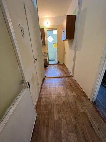 naximovda satilan evler: Orta temirlidi Kombi sistemi var 2 kindisoneri var 2yataq var real — 6