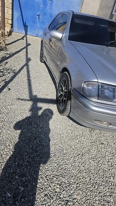 mercedes s 320: Mercedes‑Benz sedan Xüsusiyyətlər: - Kuzov: sedan, gümüşü rəng - — 9