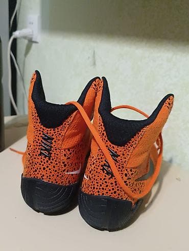 sport ayaqqabilar: Nike tawa barsofka satilir ideal vezyetde 3 defe geyinilib,razmeri 40 — 5