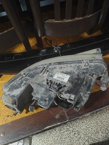 Другие автомобильные запчасти: Passat b5 sağ ön fara qırığı çatı yoxdu tam orginaldı qiymət sondu 90 — 2