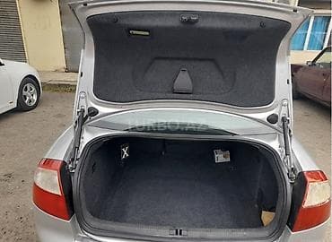 toyota satış mərkəzi: Audi A4: 1.8 l | 2004 il Sedan — 7