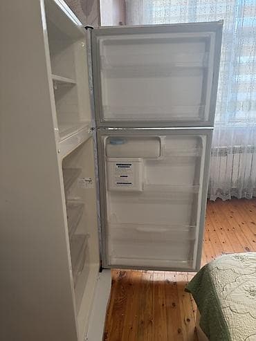 piknik soyuducu: İki qapılı soyuducu (yuxarıda dondurucu, aşağıda soyutma bölməsi) - — 1