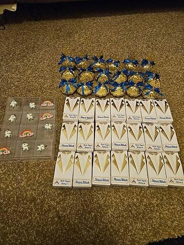 Şirniyyat/souvenir qabları birlikde 20 man. elmler