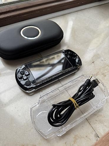 playsta: Sony PSP 3004 Tam işlək vəziyyətdə. Umd disk yeri işləyir. Üstündə 8gb — 4