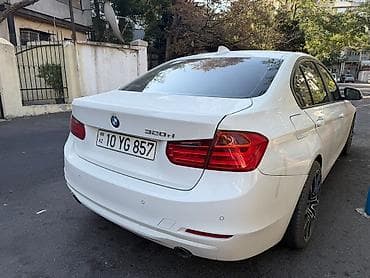 masin kredit: BMW 3 series: 2 l | Sedan — 3