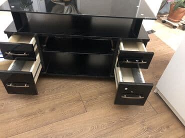 Rəflər: Düz TV altlığı, Polkalı, Şüşəli — 2