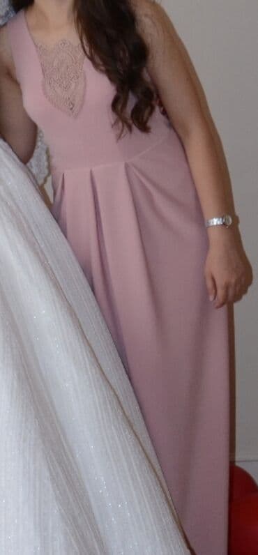 alyanslarin qiymeti: Xüsusi tikdirilib, bir defe toya geyinilib, s razmerdir belke m-e de — 2