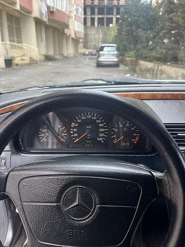 akumlyator alisi: Mercedes-Benz C-Class: 2.2 l | 1996 il Sedan — 5