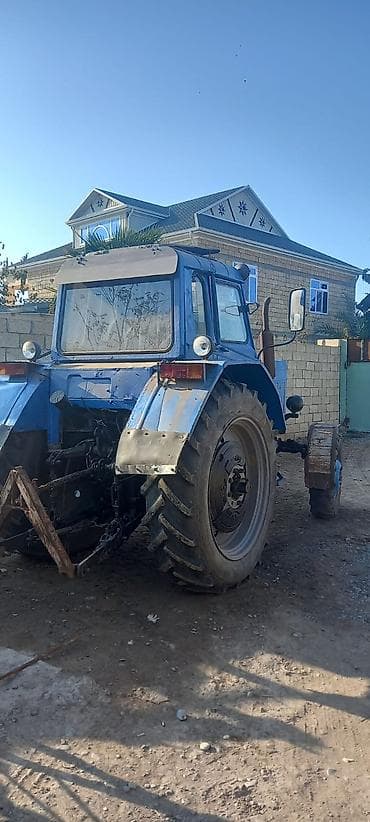 traktor teker: Mavi rəngli təkərli traktor Texniki xüsusiyyətlər və təyinat: - Ön və — 2