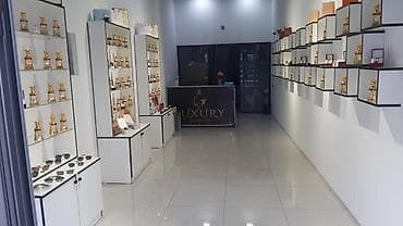 3 ədəd vitrin satılır hamısı birlikdə 500 AZN. Ünvan Sumqayıt m 5711 — 1