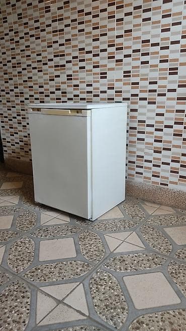 printer mini: Kompakt bir kameralı mini soyuducu - Aşağı ölçülü, tək qapılı model — 3