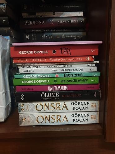 Книги и журналы: Bütün kitablar tamamilə təzə kimidir — vərəqləri cırılmayıb, üzərində — 4