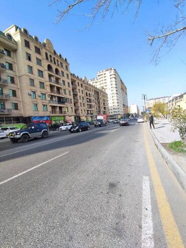 kiraye evler memar ecemi: Heyder eliyev prospektində mərkəzdə, 3 mərtəbəli, obyekt icareye — 3