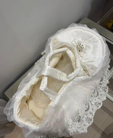 2 mərtəbəli çarpayı: Oğlan və qız üçün, Yeni, Yumru, Beşik, Dəst ilə, Matrassız, Yellənmə mexanizmsiz — 1