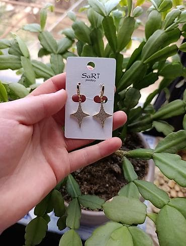 8 mart hediyelik: SaRi Jewellery sırğaları - Model: Ulduzvari asqılı, zərif minimalist — 1