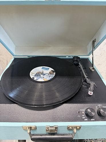 Спорт и хобби: Vinil pleyer – retro dizaynlı, çamadan tipli model (açılıb‑bağlanan — 4